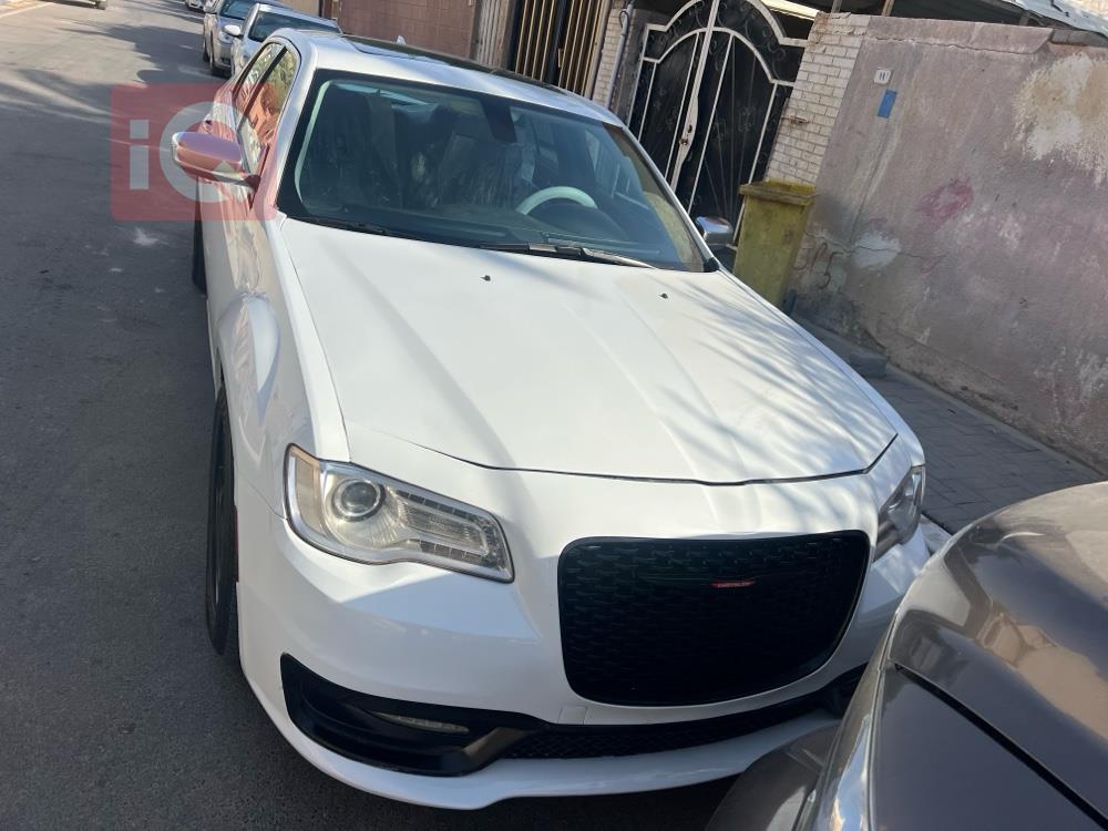 کرایسلەر 300